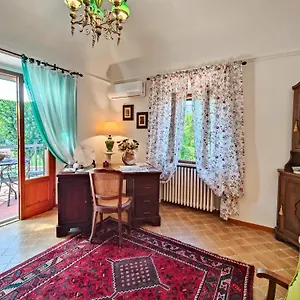  Apartment La Domus Di Marta Italy